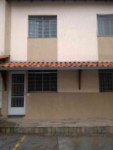 Casa com 2 quartos à venda no bairro Vila Clóris, 60m²