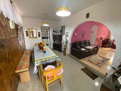 Casa com 3 quartos à venda no bairro Alípio de Melo, 201m²