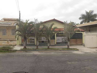 Casa com 3 quartos à venda no bairro Alípio de Melo, 278m²