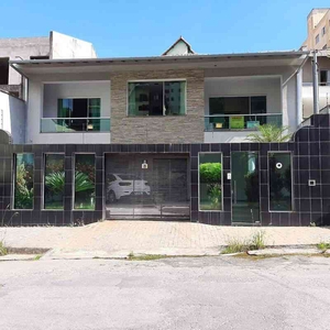 Casa com 3 quartos à venda no bairro Álvaro Camargos, 285m²