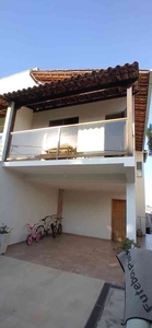 Casa com 3 quartos à venda no bairro Alvorada, 260m²