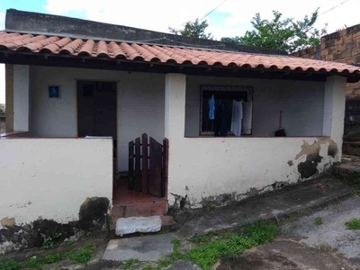 Casa com 3 quartos à venda no bairro Aparecida, 88m²