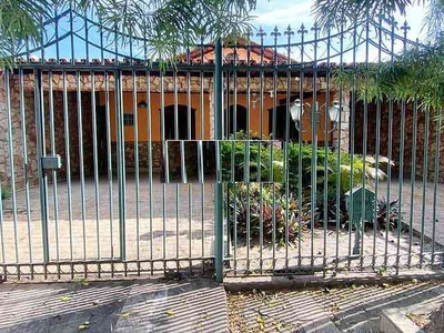Casa com 3 quartos à venda no bairro Átila de Paiva, 235m²