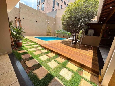 Casa com 3 quartos à venda no bairro Barreiro, 360m²