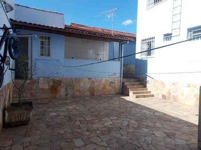 Casa com 3 quartos à venda no bairro Betânia, 203m²