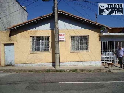Casa com 3 quartos à venda no bairro Bom Pastor, 70m²