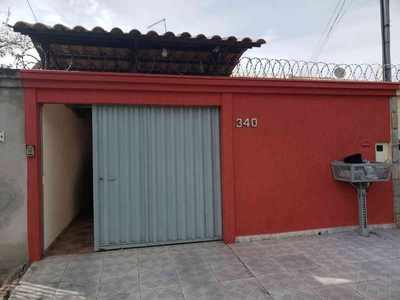 Casa com 3 quartos à venda no bairro Bom Repouso, 243m²