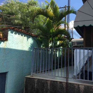 Casa com 3 quartos à venda no bairro Caiçaras, 186m²