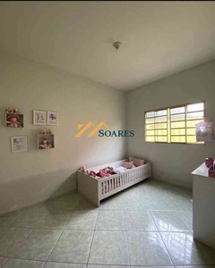 Casa com 3 quartos à venda no bairro Canarinho, 180m²