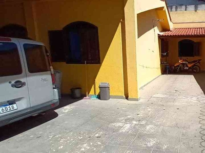 Casa com 3 quartos à venda no bairro Carajás, 201m²