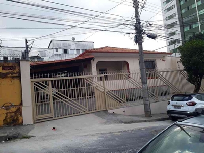 Casa com 3 quartos à venda no bairro Carlos Prates, 200m²