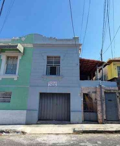 Casa com 3 quartos à venda no bairro Carlos Prates, 315m²