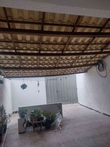 Casa com 3 quartos à venda no bairro Colonial, 170m²