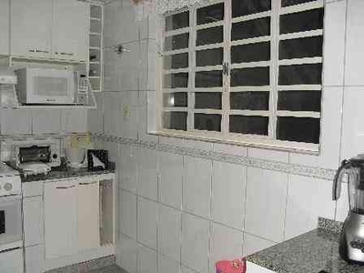 Casa com 3 quartos à venda no bairro Conjunto Minascaixa, 216m²