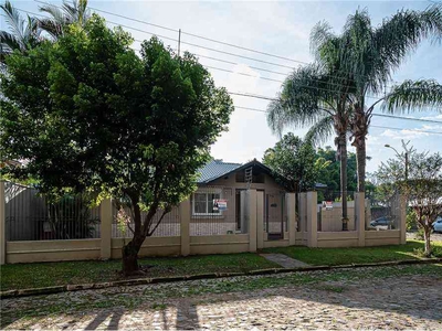 Casa com 3 quartos à venda no bairro Cristo Rei, 149m²