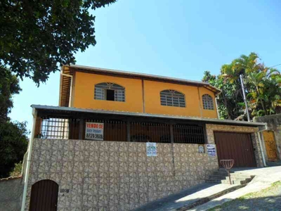 Casa com 3 quartos à venda no bairro Fernão Dias, 340m²