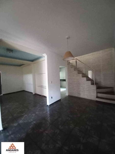 Casa com 3 quartos à venda no bairro Glória, 156m²