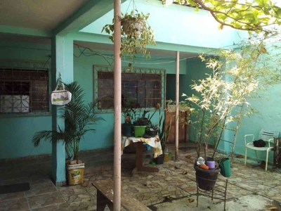 Casa com 3 quartos à venda no bairro Ipiranga, 100m²