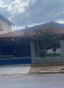 Casa com 3 quartos à venda no bairro Itapoã, 360m²