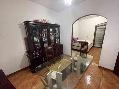 Casa com 3 quartos à venda no bairro Jardim Alvorada, 260m²