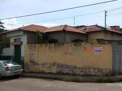 Casa com 3 quartos à venda no bairro Jardim Corcetti I, 241m²