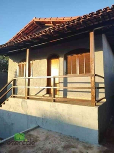 Casa com 3 quartos à venda no bairro Jardim Laguna, 210m²