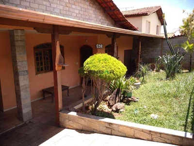 Casa com 3 quartos à venda no bairro Jardim Riacho das Pedras, 100m²