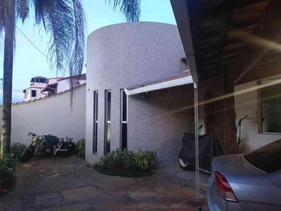 Casa com 3 quartos à venda no bairro Jardim Riacho das Pedras, 239m²