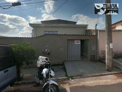 Casa com 3 quartos à venda no bairro Jardim Ribeiro, 200m²