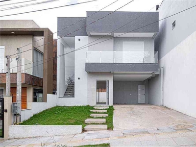 Casa com 3 quartos à venda no bairro Lomba do Pinheiro, 160m²
