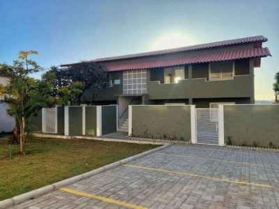 Casa com 3 quartos à venda no bairro Novo Campinho, 90m²