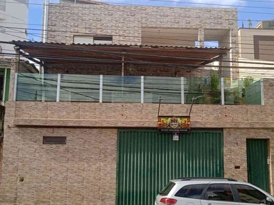 Casa com 3 quartos à venda no bairro Padre Eustáquio, 500m²