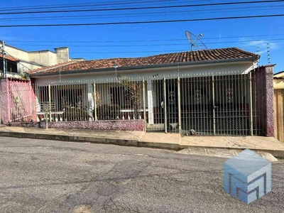 Casa com 3 quartos à venda no bairro Parque Boa Vista, 140m²