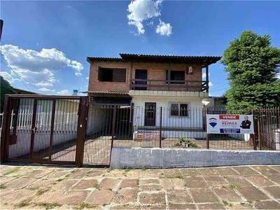 Casa com 3 quartos à venda no bairro Parque dos Anjos, 257m²