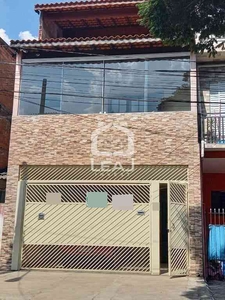 Casa com 3 quartos à venda no bairro Parque Ipê, 280m²