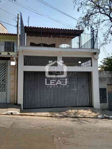 Casa com 3 quartos à venda no bairro Parque Maria Helena, 200m²