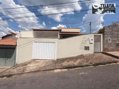 Casa com 3 quartos à venda no bairro Parque Residencial Rio Verde, 250m²