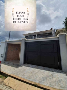 Casa com 3 quartos à venda no bairro Parque São José, 305m²