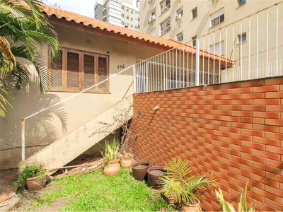 Casa com 3 quartos à venda no bairro Passo D'areia, 200m²