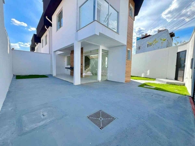 Casa com 3 quartos à venda no bairro Planalto, 171m²