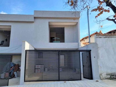 Casa com 3 quartos à venda no bairro Planalto, 198m²