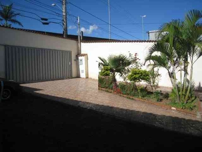 Casa com 3 quartos à venda no bairro Planalto, 603m²