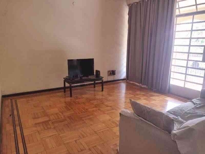 Casa com 3 quartos à venda no bairro Prado, 300m²