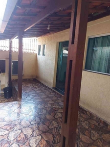 Casa com 3 quartos à venda no bairro Riacho das Pedras, 180m²