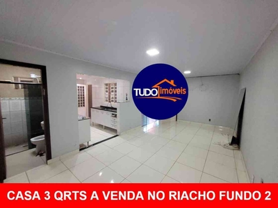 Casa com 3 quartos à venda no bairro Riacho Fundo II, 150m²