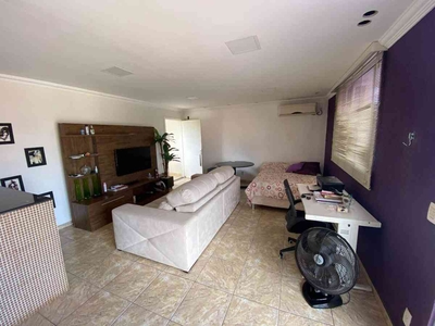 Casa com 3 quartos à venda no bairro Sagrada Família, 360m²