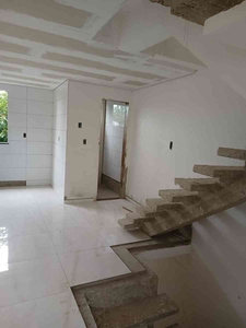 Casa com 3 quartos à venda no bairro Santa Amélia, 145m²