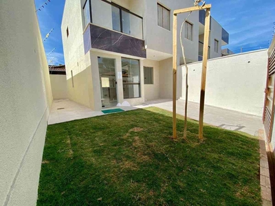 Casa com 3 quartos à venda no bairro Santa Amélia, 158m²