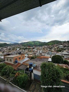 Casa com 3 quartos à venda no bairro Santa Cecília, 150m²