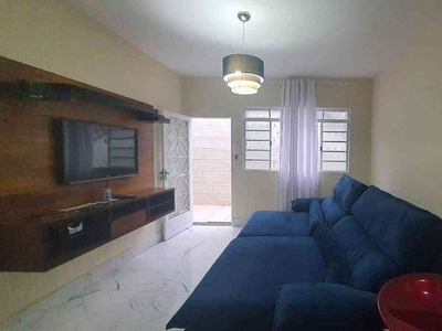 Casa com 3 quartos à venda no bairro Santa Mônica, 80m²